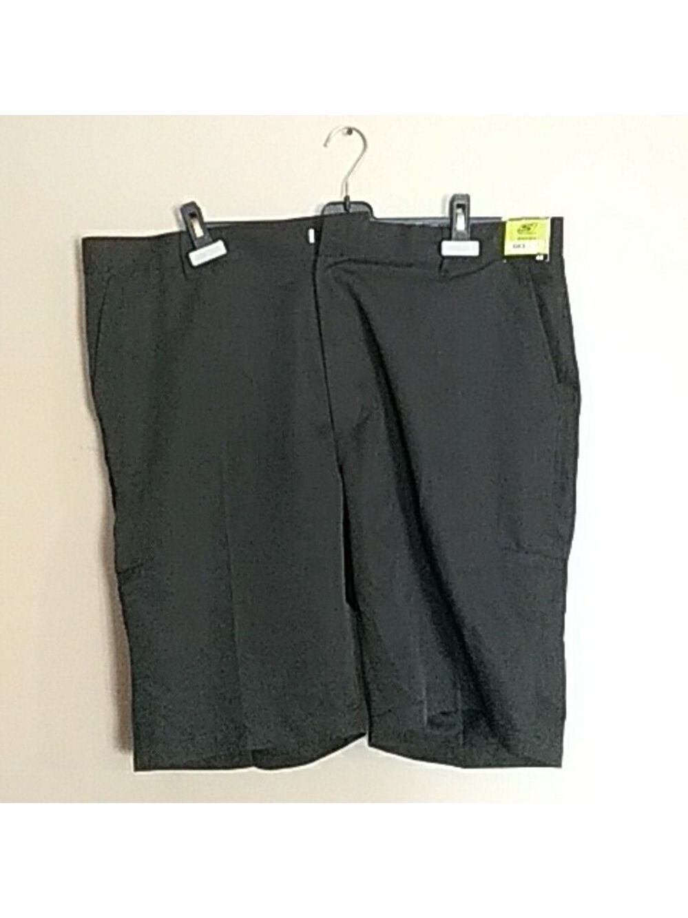 Skechers go golf shorts size 42
